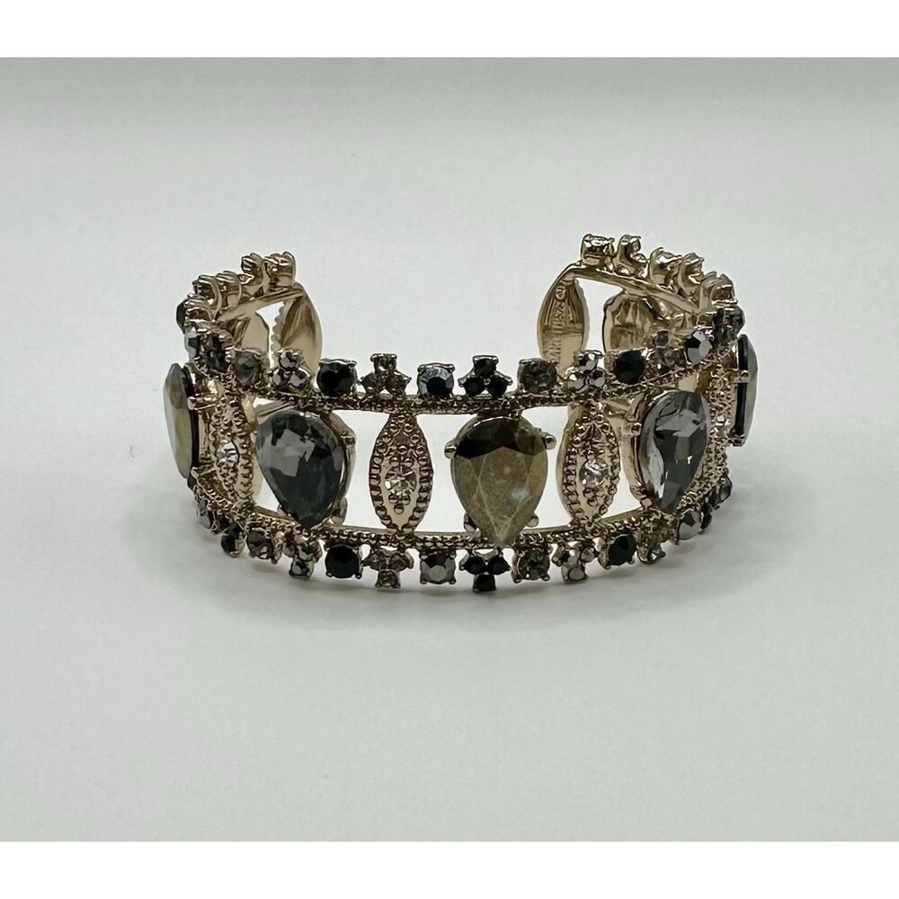 $225 MARCHESA CRYSTAL GOLD TONE STONE OPEN CUFF BRACELET STATEMENT MM11